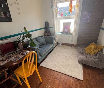 1 Bed Flat, Royal College St, NW1 - Photo 2