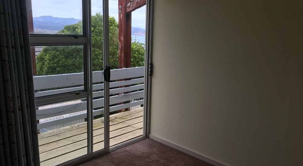 Great sea view, sunny, private, nice suburb - Photo 1