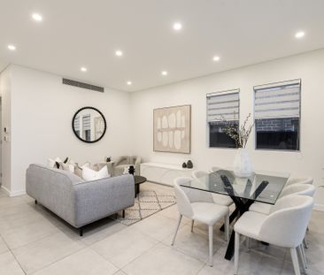 Split Level Duplex In Convenient Location. - Photo 3