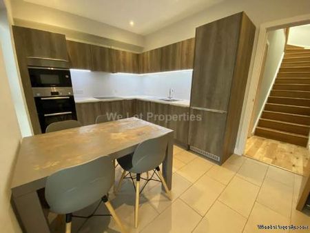 3 bedroom property to rent in Manchester - Photo 2