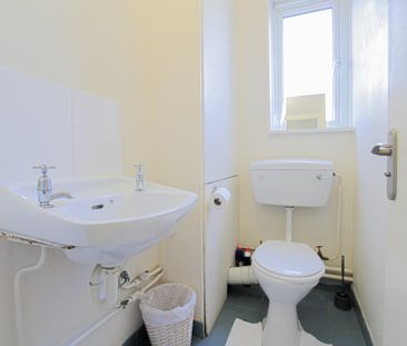 Room in a Shared House, Burmarsh, NW5 - Photo 5