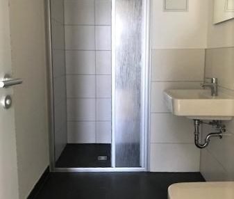 Für Studenten - Doktoranden - möblierte 3er WG Wohnung - frei ab 01... - Photo 1