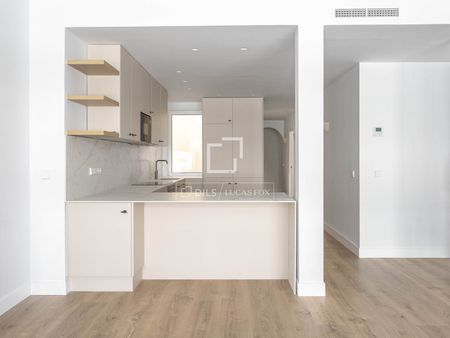 Excellent 3 Bedroom apartment for rent in Recoletos, Madrid - Photo 5