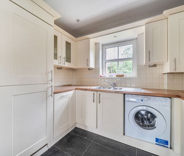 Reris Grange Close, Milford, Godalming, Surrey, GU8 - Photo 6