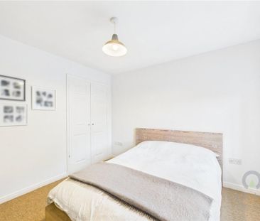 4 bedroom semi-detached house to rent - Photo 6