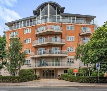 Thomas More, Ickenham Road, Ruislip, Middlesex, HA4 - Photo 4