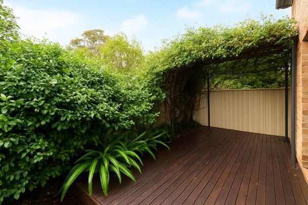 Well Presented Two Bedroom Townhouse! - Photo 1