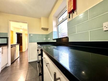 5 Bed Student Home - 117 Tenterden Drive, Canterbury - Photo 2