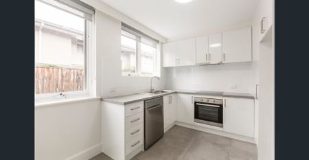 Spacious Family Home in Prime Brentwood School Zone - Photo 2