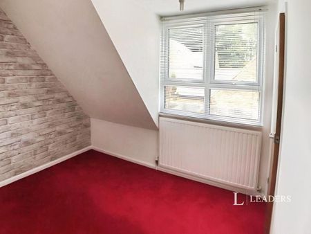 3 bedroom end of terrace house to rent - Photo 4