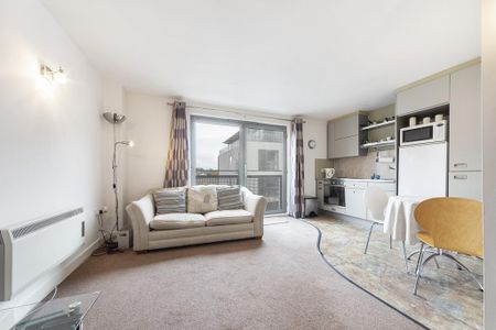 Studio to rent - Photo 2