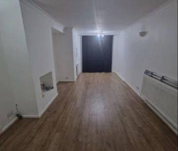 2 bedroom end of terrace house to rent - Photo 4