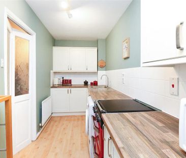 2 bedroom terraced house to rent - Photo 3