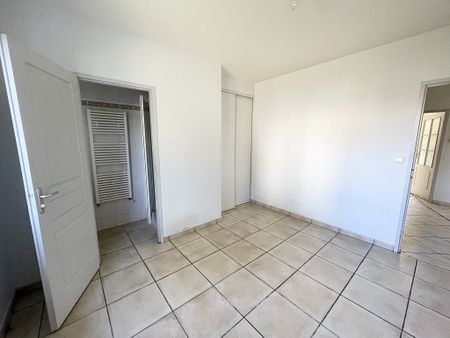 LOCATION - MIONS - CENTRE VILLAGE - MAISON 4 CHAMBRES Mions (69780) - Photo 2