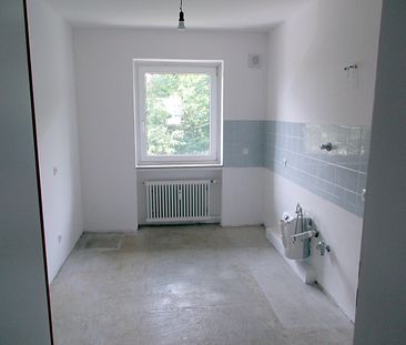 Nähe Waldsee & Zentrum: Renovierte + gepflegte 3-Zi.-Wohnung hell, großzügig & mit Balkon - Foto 2