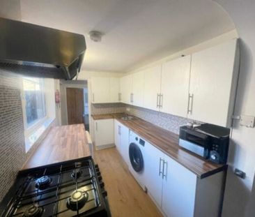 1 bed Shared House for Rent - Photo 2