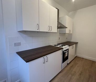 3 bedroom terraced house to rent - Photo 6