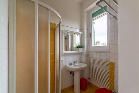 Beautiful room in Via Benedetto Marcello - Photo 5