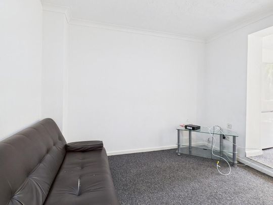 5 bedroom semi-detached house to rent - Photo 1