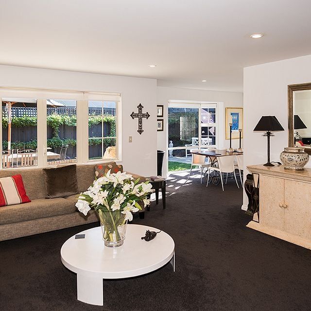 Private, Quiet, Secure. Walk to Hagley Park / CBD - Photo 1