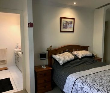 Fully Airconditioned Home in Prime Andergrove Location - Security S... - Photo 4