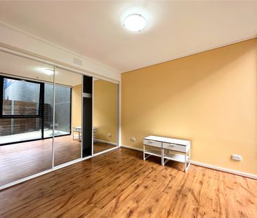 10/668 Bourke Street - Photo 5