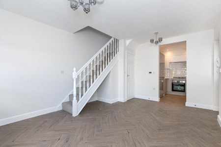 2 bedroom end of terrace house to rent - Photo 2