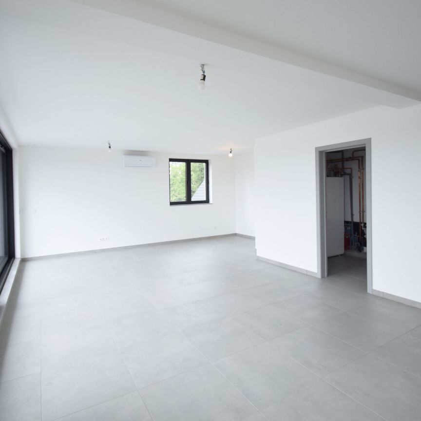 Ruim nieuwbouwappartement in Handzame met fraai uitzicht - Photo 1