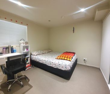 City Centre - Fully Furnished 1 Bedroom Apartment With A Carpark - Photo 4