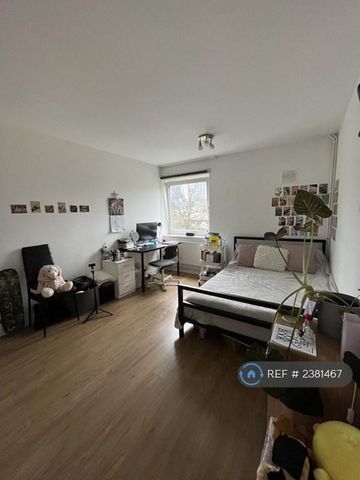 1 bedroom in a flat share to rent - Photo 4
