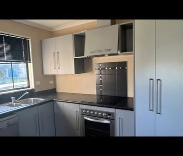 Kelvin Grove Family Home - Photo 2