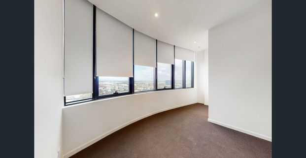 2 Bedroom Apartment with Port Phillip Bay Views & City Views - Photo 1