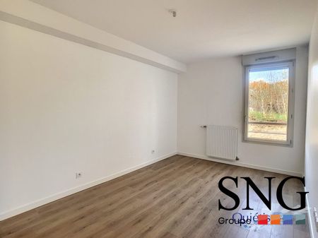 T3 AVEC TERRASSE, JARDIN ET DEUX PARKINGS - Photo 3