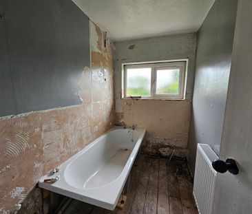 2 bedroom semi-detached house to rent - Photo 3
