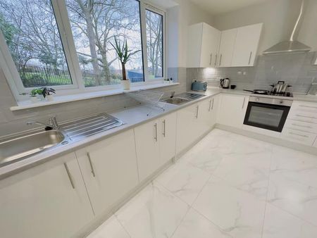 Hawkwood Mount - Photo 2