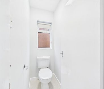 4 bedroom semi-detached house to rent - Photo 6