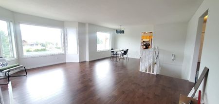 Summerland Gem: Large Upper Floor 3 bed, 2 bath - Photo 2