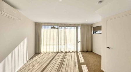 CITY CENTRE - 2 BEDROOMS - Photo 2