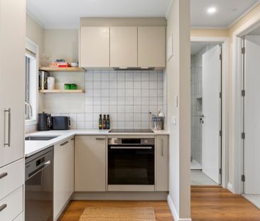Luxurious Appointed Unit with Water Views - Photo 3