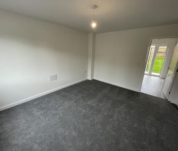 3 bedroom semi-detached house to rent - Photo 2