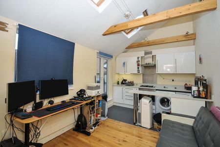 1 bedroom flat to rent - Photo 2
