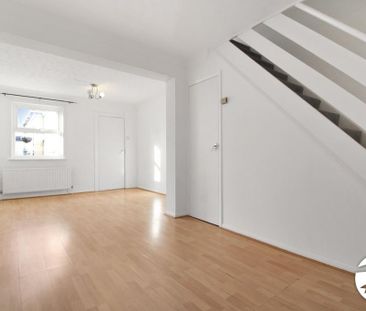 2 bedroom end of terrace house to rent - Photo 5