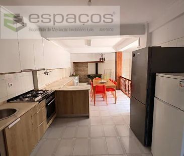House T7 in Santa Iria de Azoia, São João da Talha e Bobadela, Loures - Photo 1