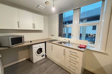 Oldgate, HUDDERSFIELD - Photo 3