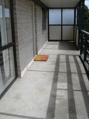 3 bedroom unit - Photo 1