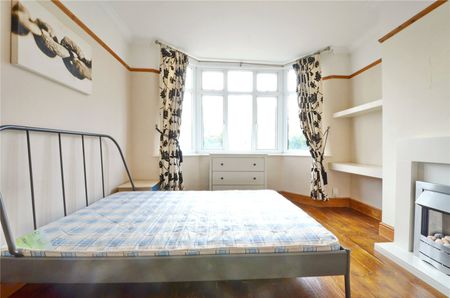 Mackie Grove, Filton - Photo 2