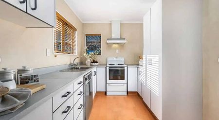 Charming 2BR Townhouse in Feilding - Photo 4