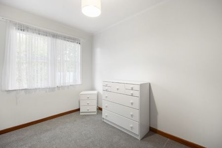 Signed up on a 12 month fixed term and get your first weeks rent free! - Photo 2