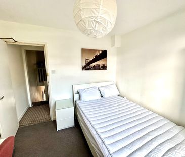 Room in a Shared House, Bellevue Road, SO15 - Photo 6