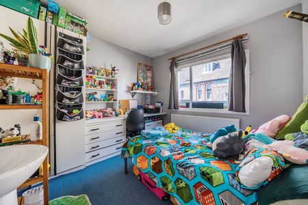 4 bedroom terraced house to rent - Photo 3
